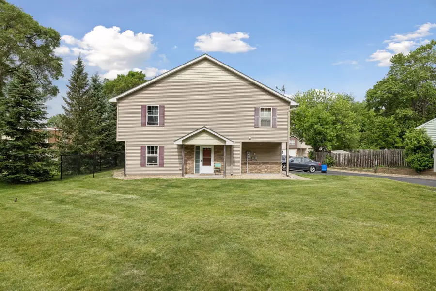 2078 Shryer Court E, North Saint Paul, MN 55109 - #3