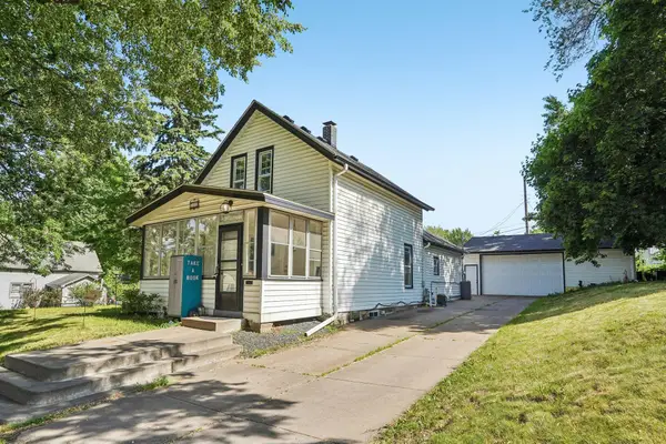 302 Wyoming Street E, Saint Paul, MN 55107