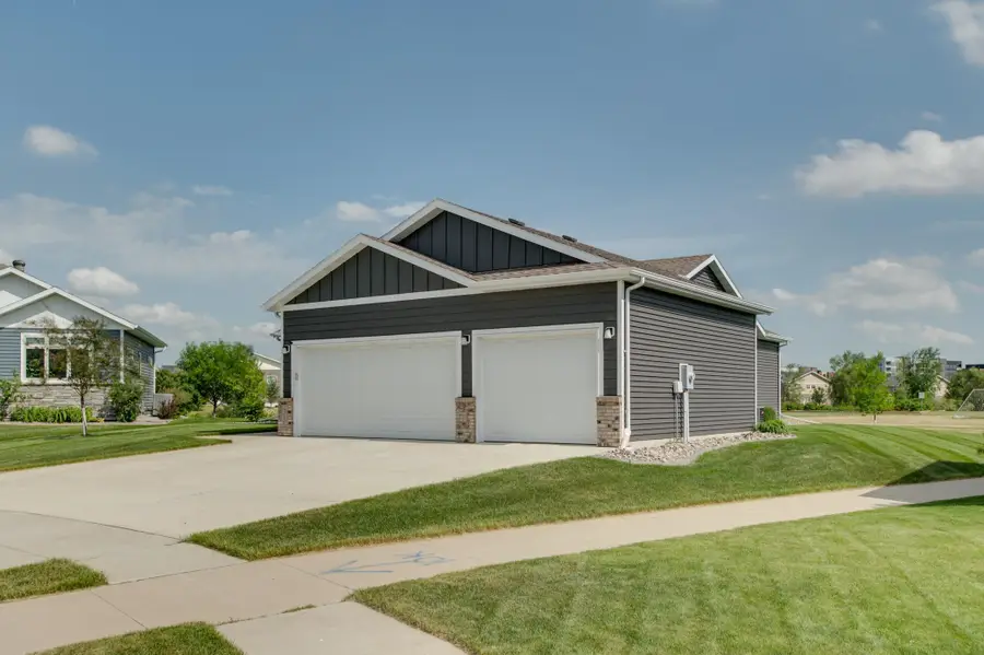 601 27th Avenue W, West Fargo, ND 58078 - #3