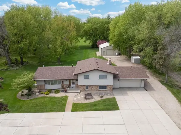 13741 Vinewood Lane N, Dayton, MN 55327