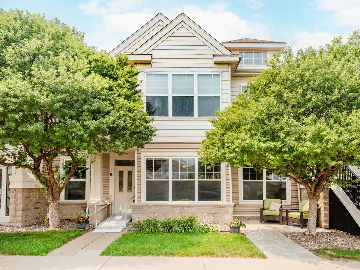 620 Wesley Commons Drive #19, Golden Valley, MN 55427 - #1