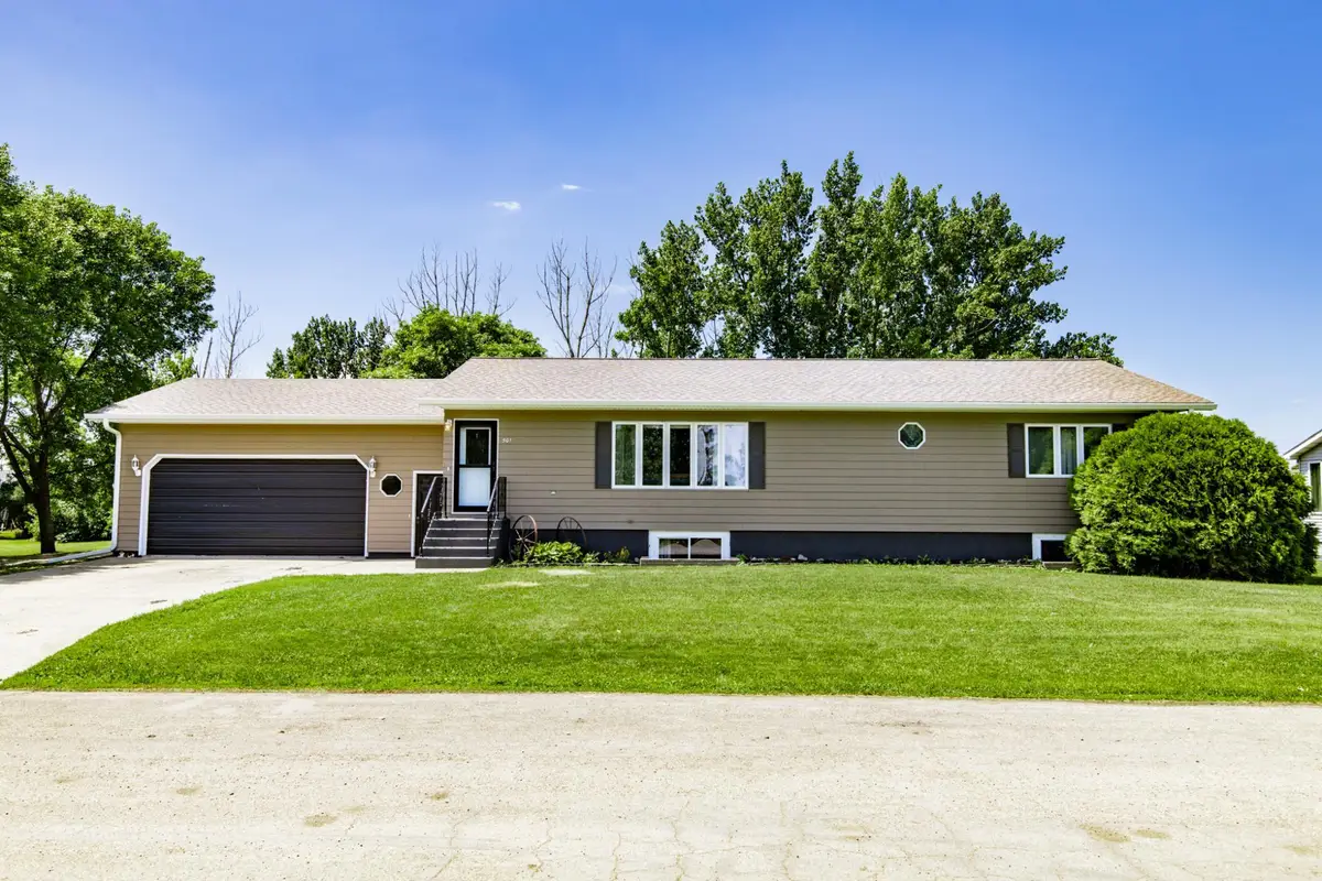 501 1st Street Nw, Hillsboro, ND 58045 - #1