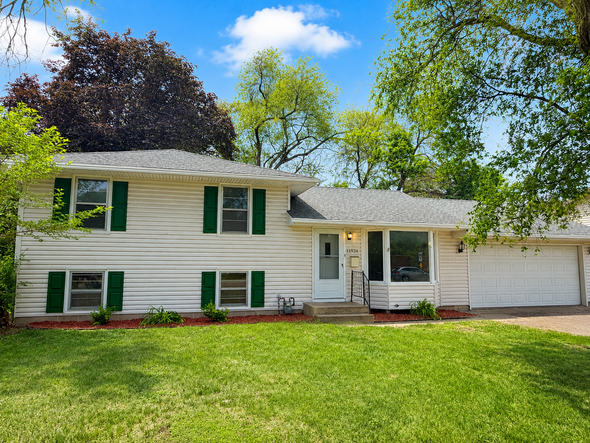 11524 Crooked Lake Boulevard Nw, Coon Rapids, MN 55433 - #1
