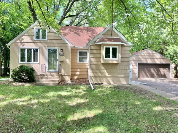 1993 9th Street, White Bear Lake, MN 55110