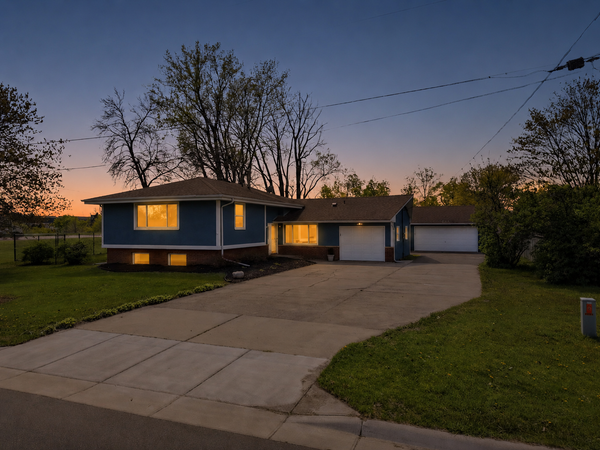 8504 Edison Street Ne, Blaine, MN 55449