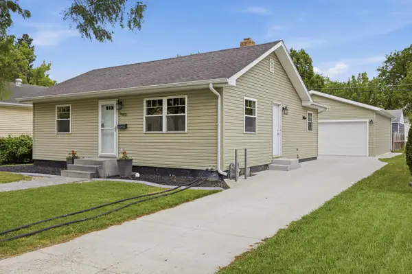 1605 5th Street S, Fargo, ND 58103