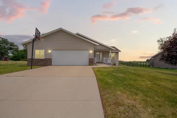315 Hazeltine Avenue Ne, Owatonna, MN 55060