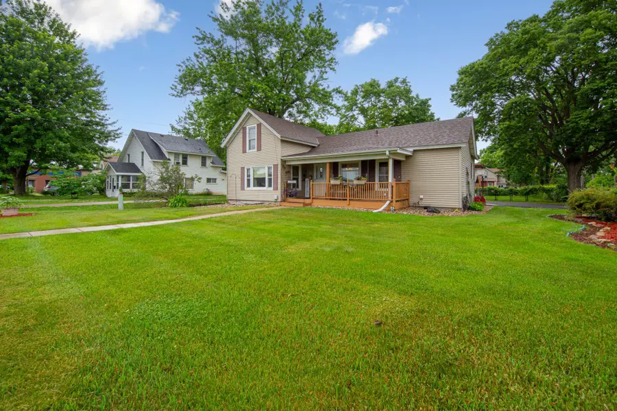 806 5th Street Nw, Faribault, MN 55021 - #3
