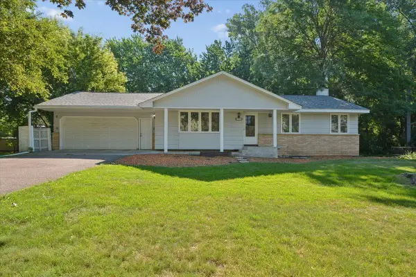 300 Quaker Lane N, Plymouth, MN 55441