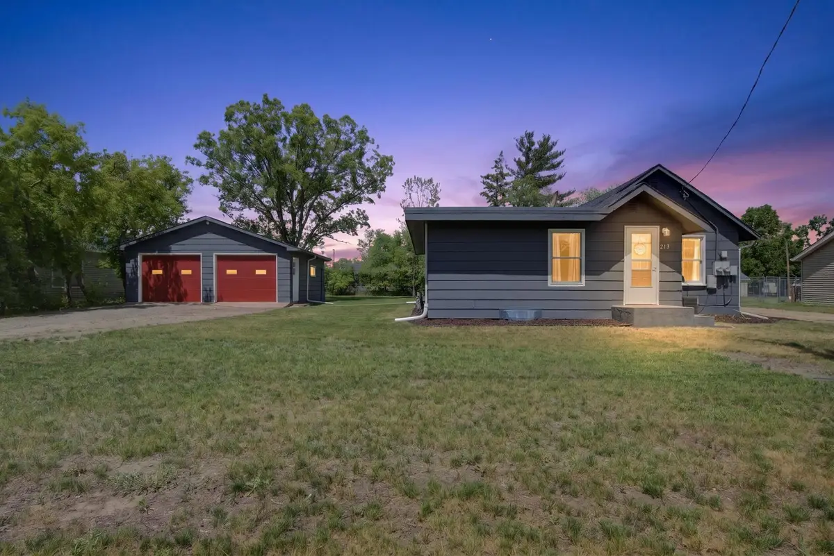 213 Roosevelt Road Sw, Bemidji, MN 56601 - #1