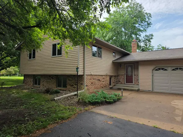 455 Green Mill Lane, Hudson, WI 54016