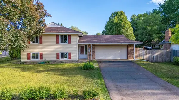 838 Jonathan Drive, Apple Valley, MN 55124