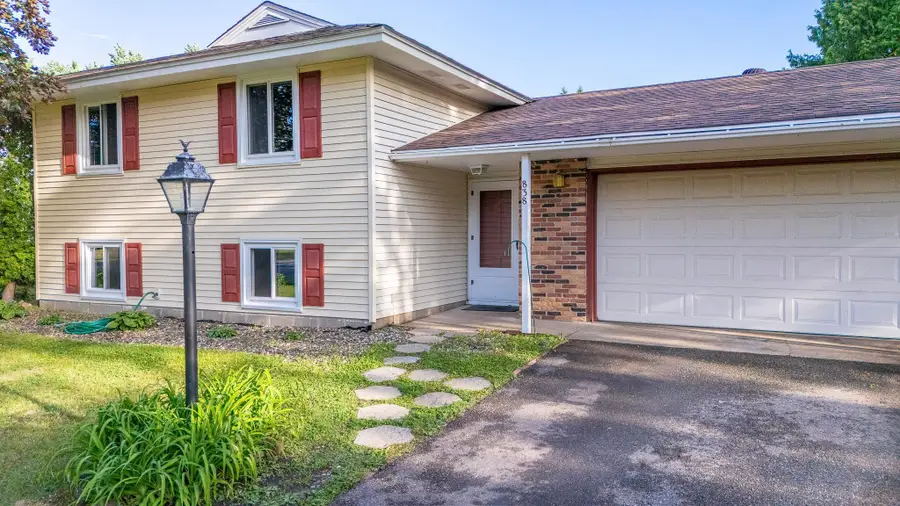 838 Jonathan Drive, Apple Valley, MN 55124 - #3