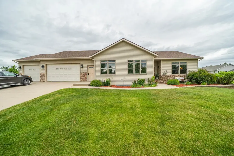 969 32nd Street S, Moorhead, MN 56560 - #3
