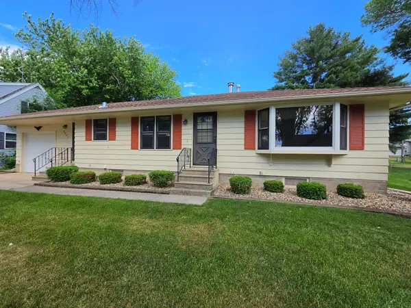 2202 Windsor Road, Albert Lea, MN 56007