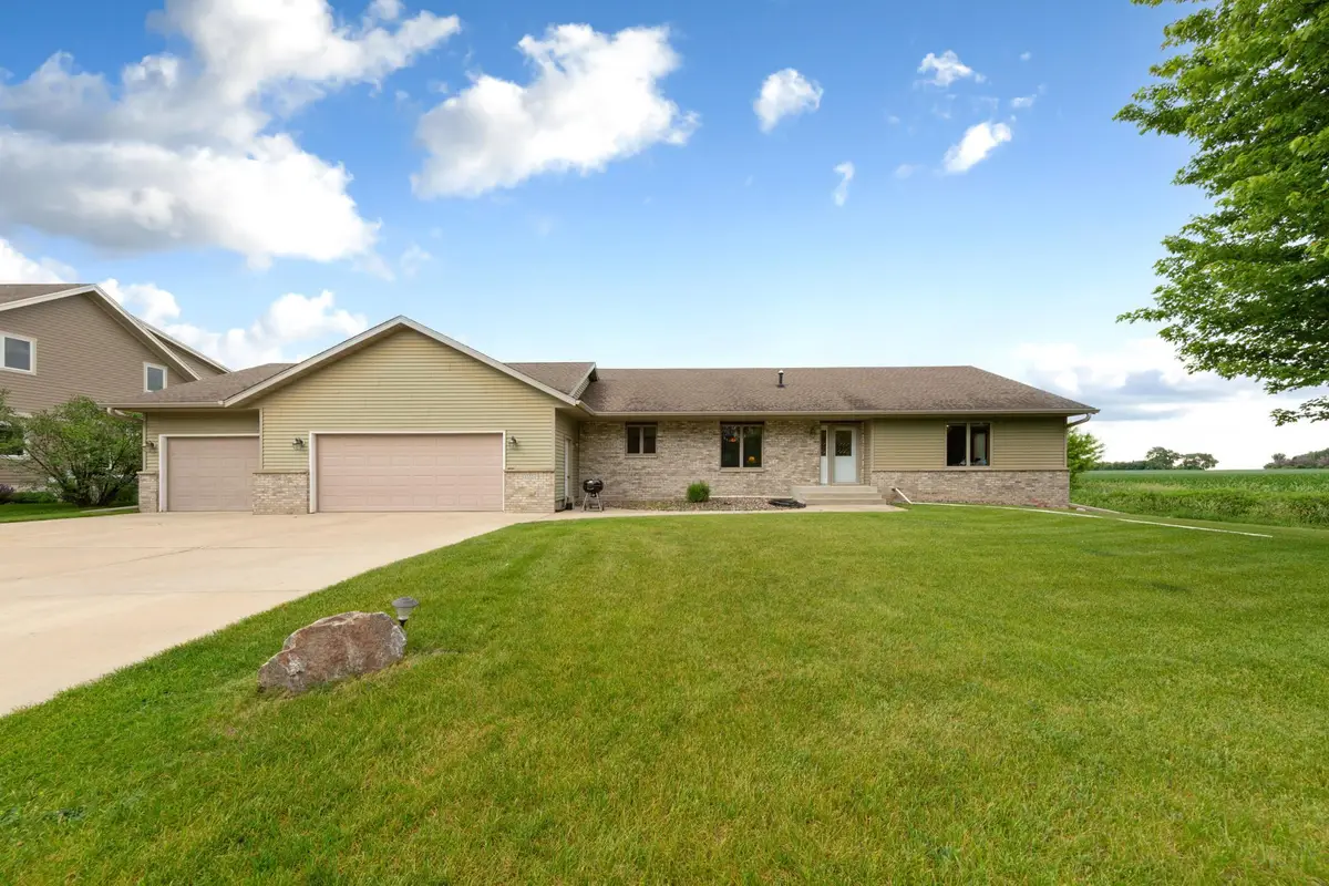 1555 Greenleaf Road, Owatonna, MN 55060 - #1