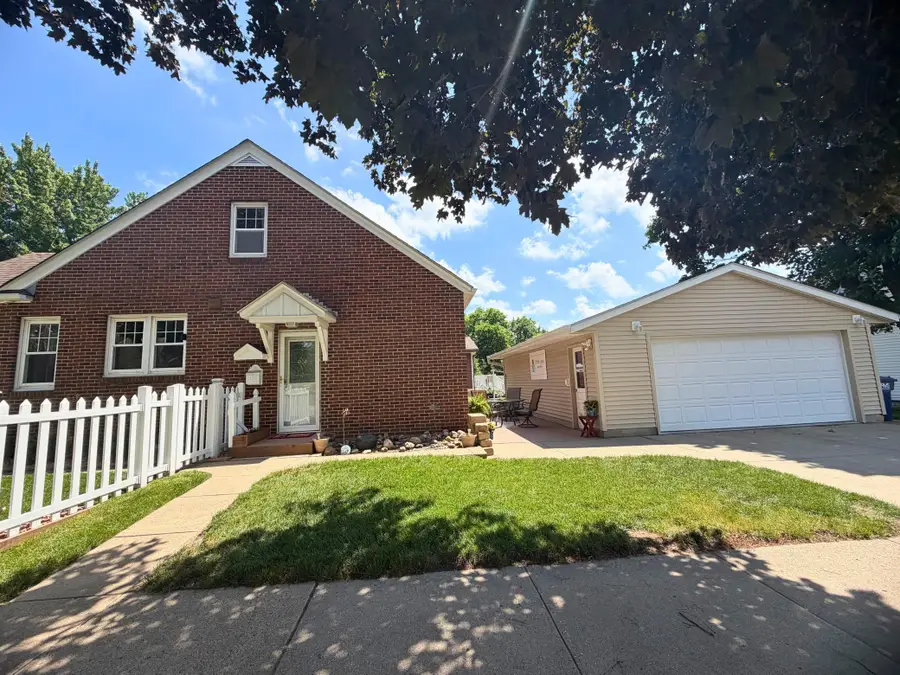 927 N State Street, New Ulm, MN 56073 - #2