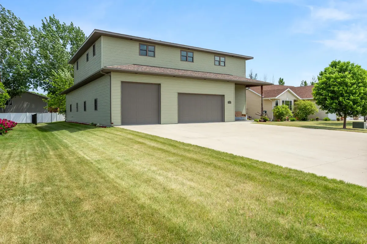 606 3 Street E, Horace, ND 58047 - #1