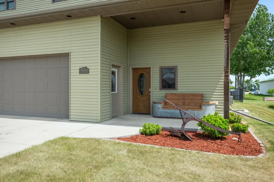 606 3 Street E, Horace, ND 58047 - #3