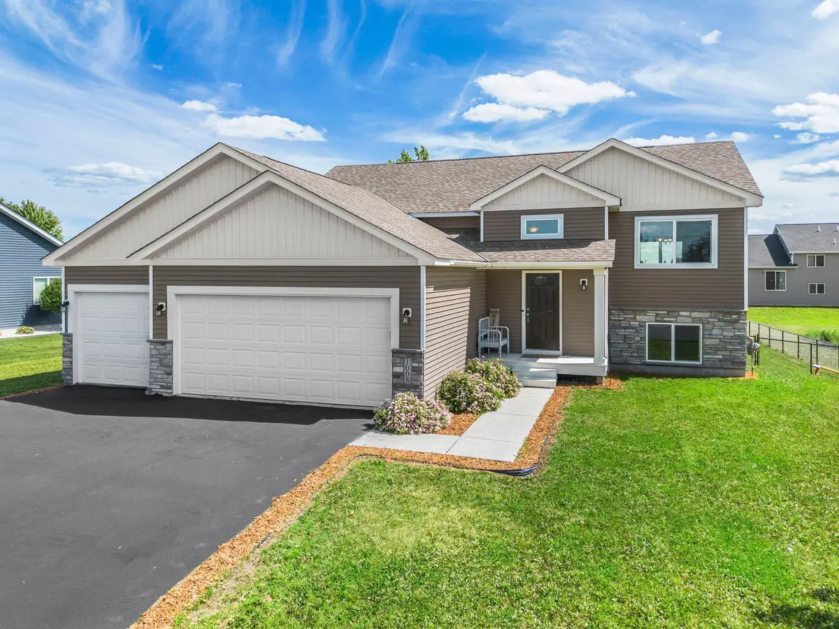 1008 Mulberry Avenue Ne, Montgomery, MN 56069 - #1
