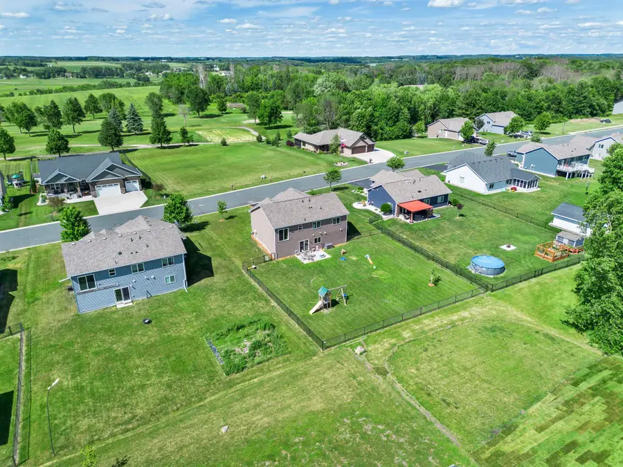 1008 Mulberry Avenue Ne, Montgomery, MN 56069 - #3