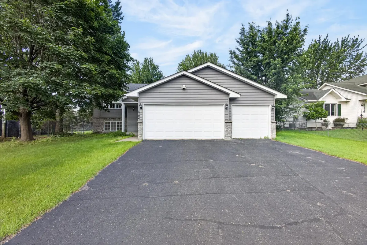 1204 123rd Avenue Ne, Blaine, MN 55434 - #1