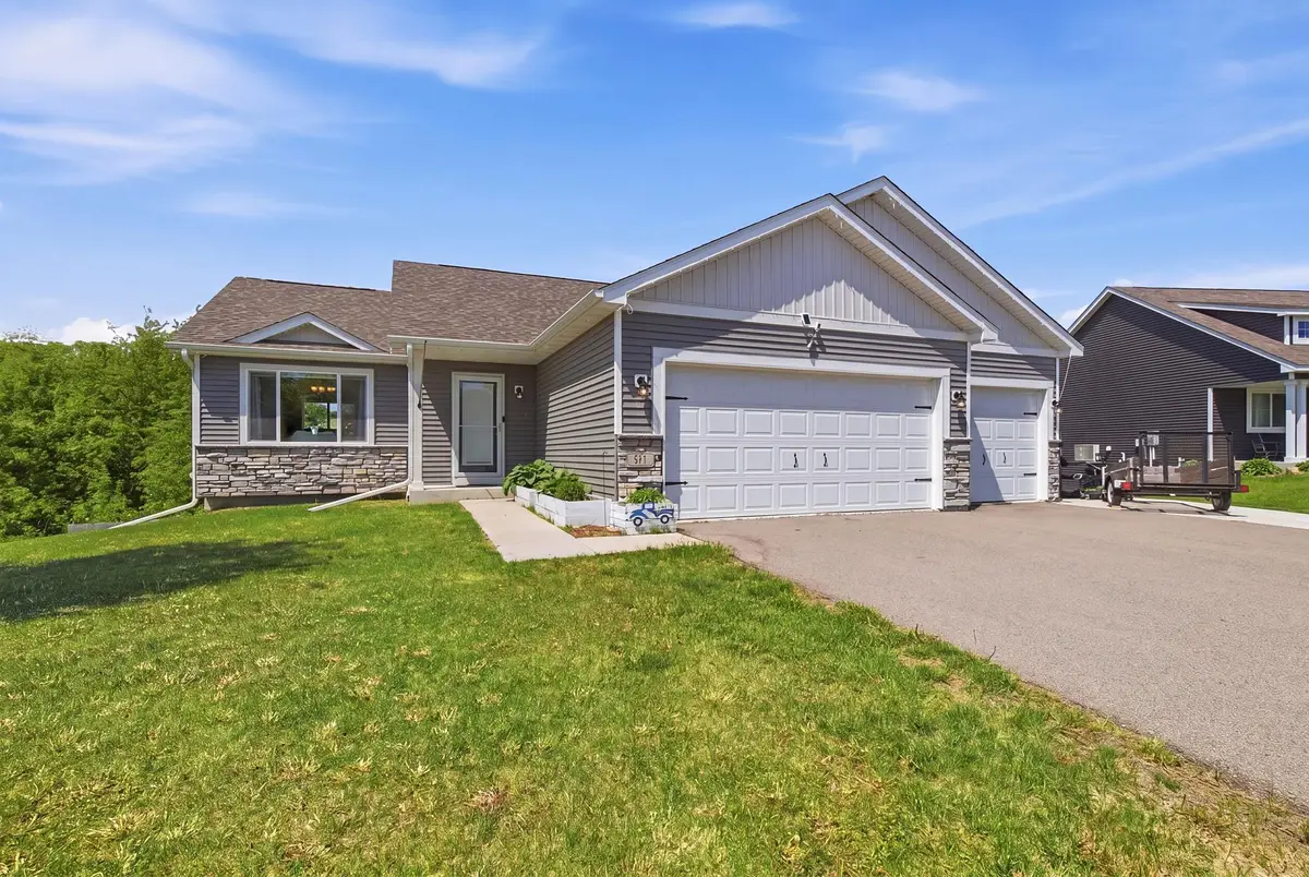 917 Mulberry Avenue Ne, Montgomery, MN 56069 - #1