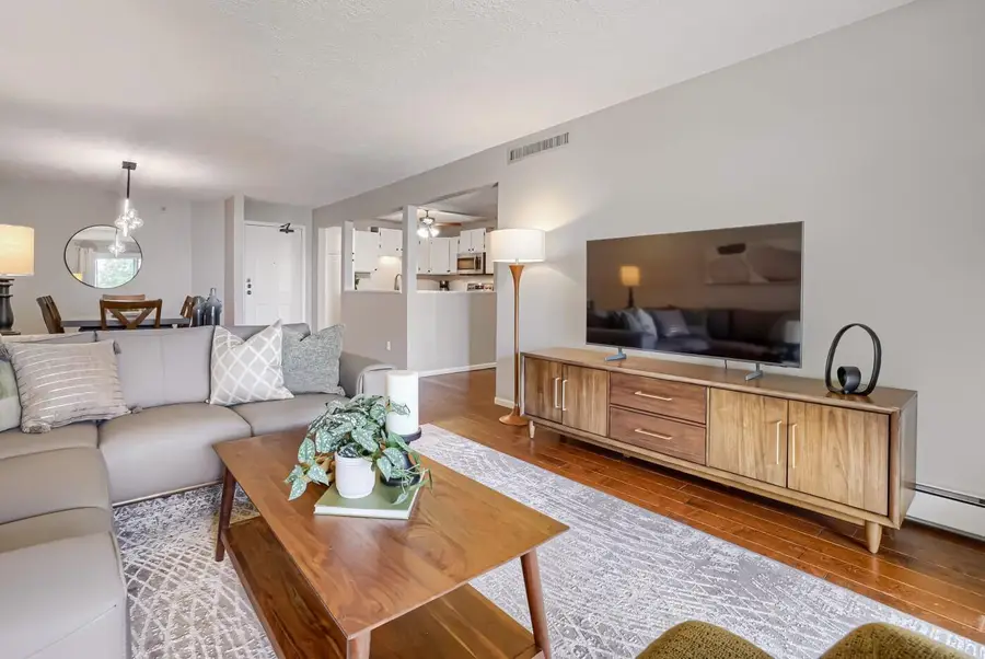 10600 43rd Avenue N #202, Plymouth, MN 55442 - #3