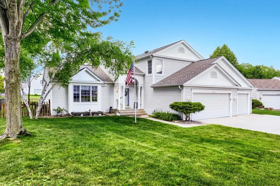 17411 Honeysuckle Court, Lakeville, MN 55044 - #2