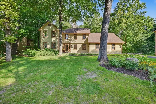16920 5th Avenue N, Plymouth, MN 55447