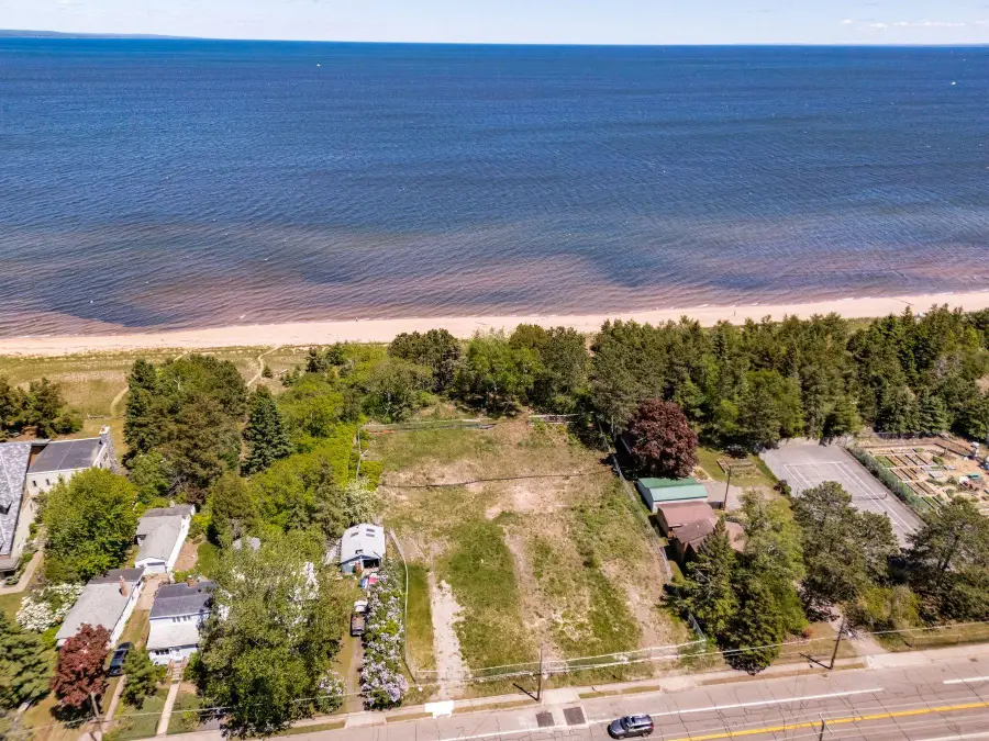 29XX S Lake Avenue, Duluth, MN 55802 - #3
