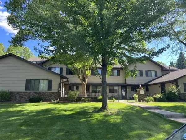 7545 Villa Court, Eden Prairie, MN 55346