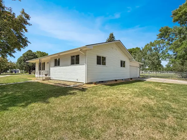 2403 18th Street S, Moorhead, MN 56560