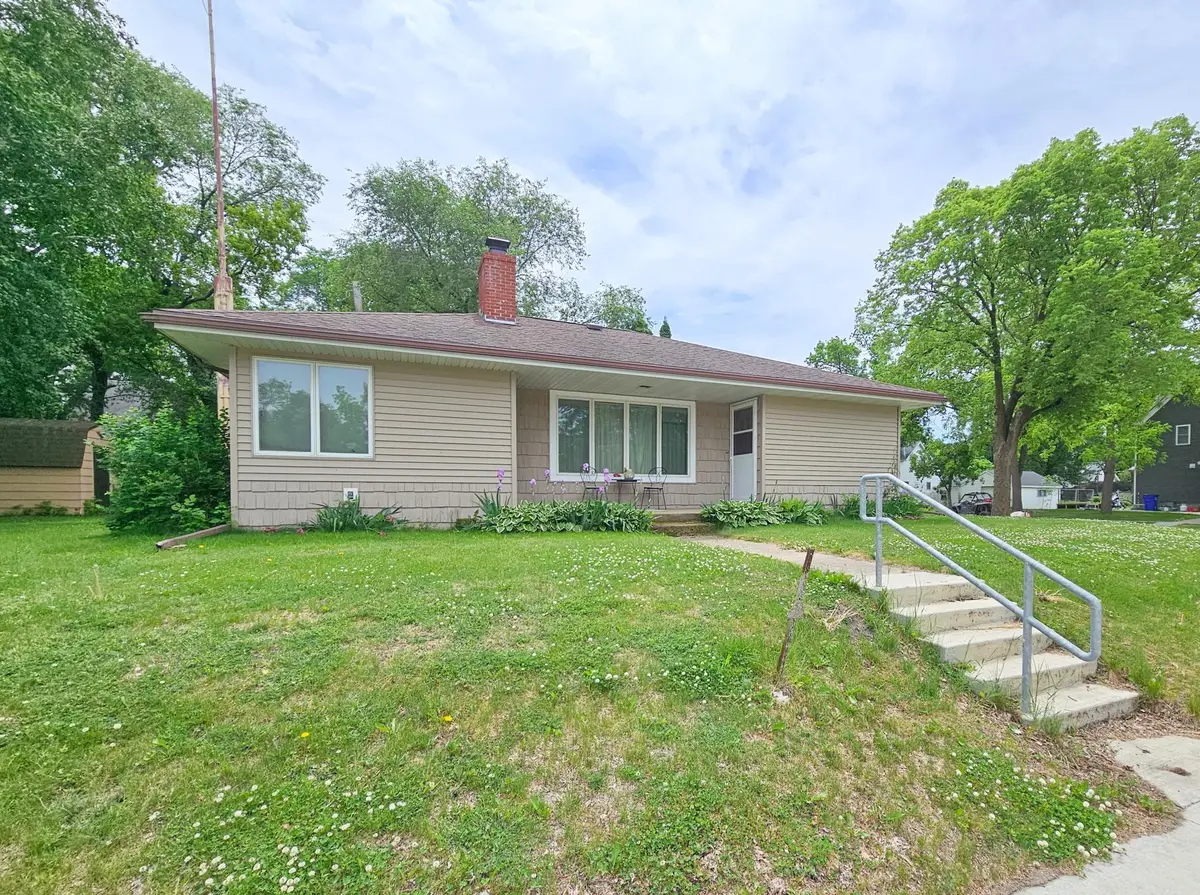 621 10th Ave., Clarkfield, MN 56223 - #1