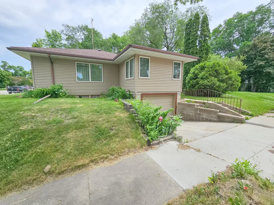 621 10th Ave., Clarkfield, MN 56223 - #3