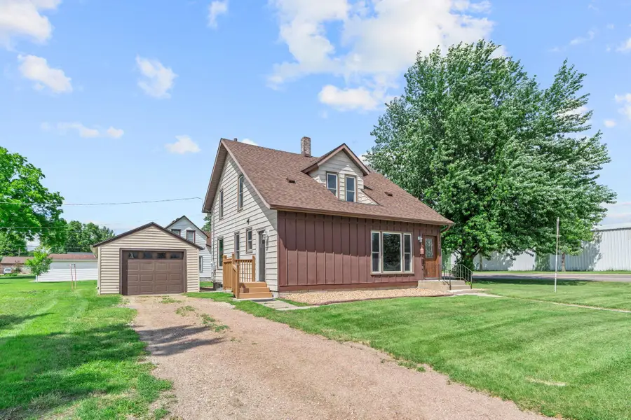 720 Fir Avenue, Bird Island, MN 55310 - #3