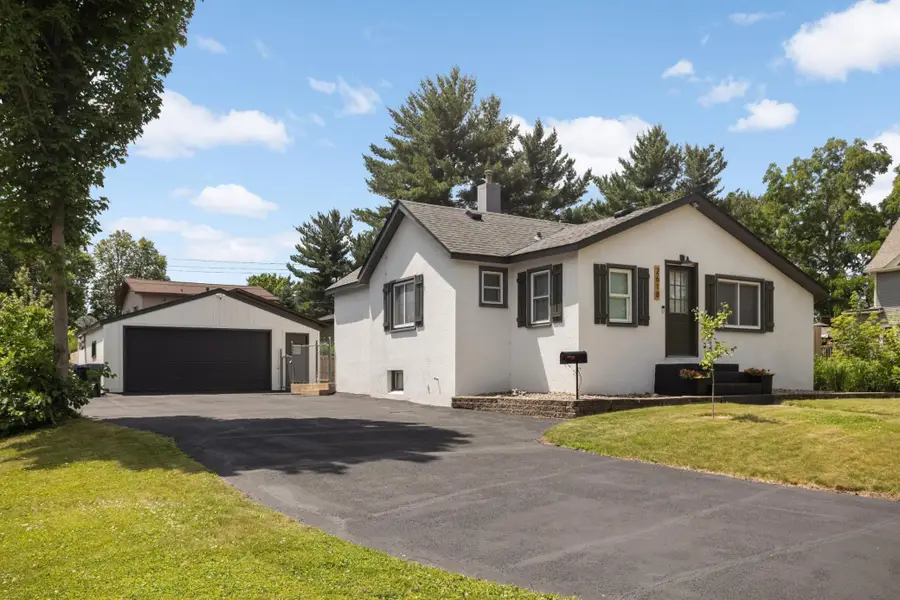 2618 South Avenue E, North Saint Paul, MN 55109 - #2