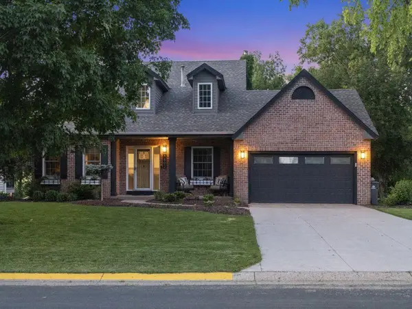 1602 Woodstone Drive, Victoria, MN 55386