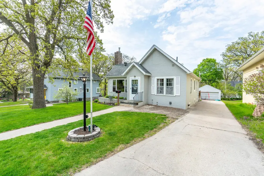 607 W Summit Avenue, Fergus Falls, MN 56537 - #2