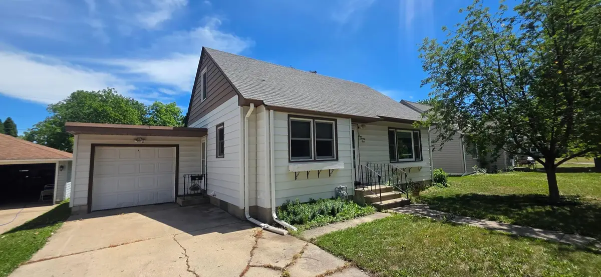 121 Mcarthur Drive, Albert Lea, MN 56007 - #1