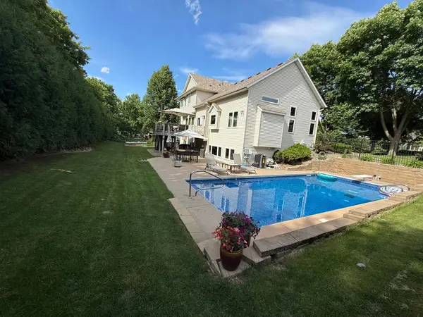 20439 Islandview Circle, Lakeville, MN 55044