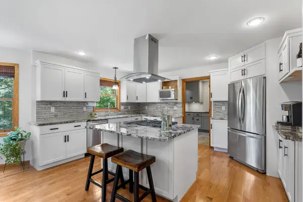 9882 Purgatory Road, Eden Prairie, MN 55347