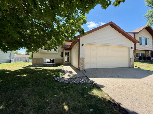 1508 36th Avenue S, Fargo, ND 58104