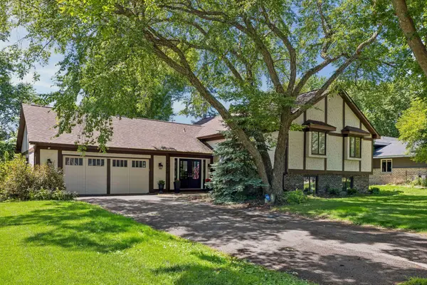 14315 Wedgeway Court, Eden Prairie, MN 55346