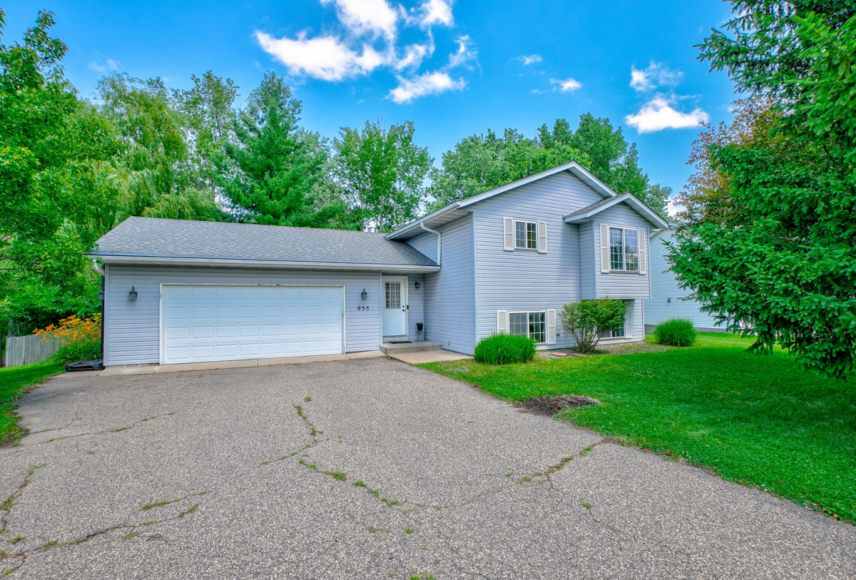 935 2nd Avenue Sw, Forest Lake, MN 55025 - #1