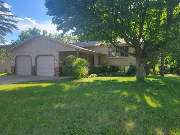 613 7th Street N, Hudson, WI 54016