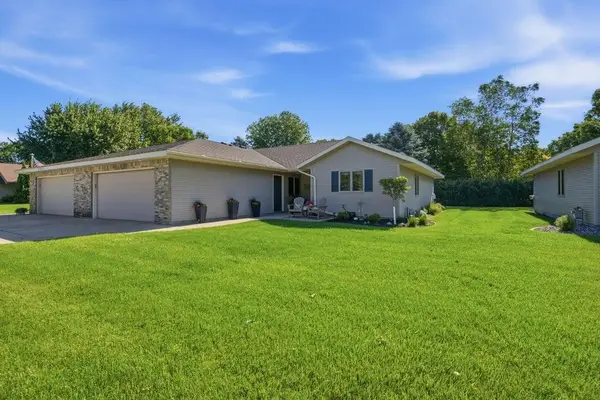 2607 9th Street Sw, Willmar, MN 56201