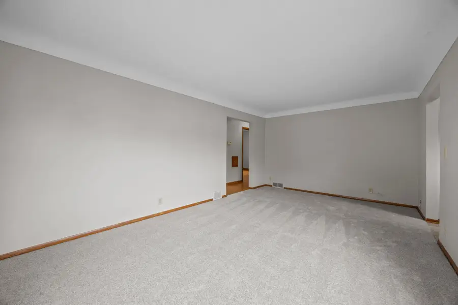 577 38th Avenue Ne, Columbia Heights, MN 55421 - #3