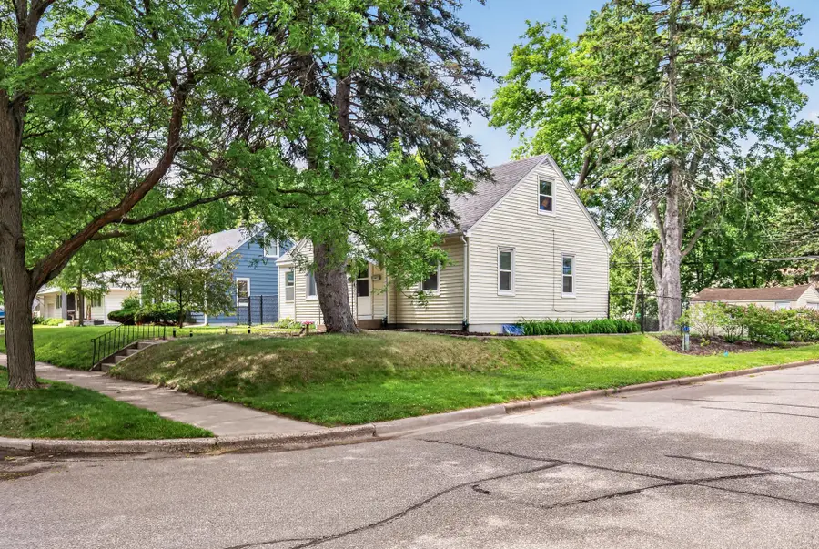 3857 Zane Avenue N, Robbinsdale, MN 55422 - #2