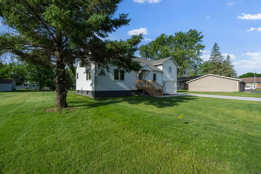 410 2nd Street Nw, Melrose, MN 56352 - #2